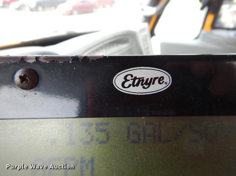 image for item DE8426 2007 International 7300 oil distribution truck