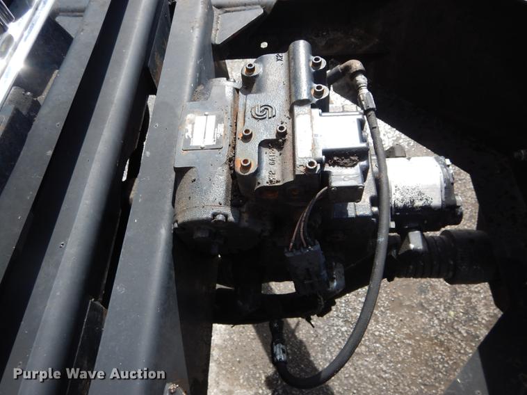 image for item DE8426 2007 International 7300 oil distribution truck