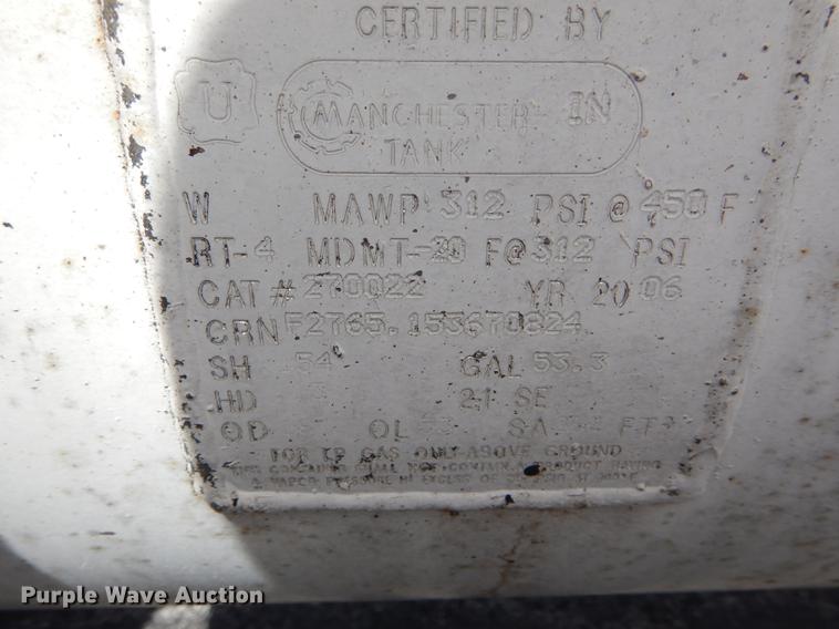 image for item DE8426 2007 International 7300 oil distribution truck