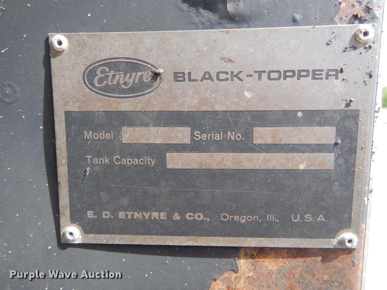 image for item DE8426 2007 International 7300 oil distribution truck