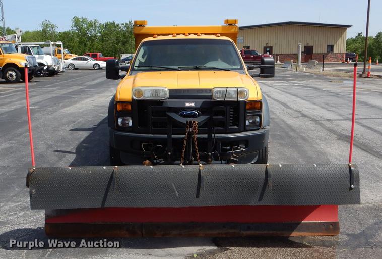 image for item DE8427 2008 Ford F550 Super Duty XL Crew Cab dump truck