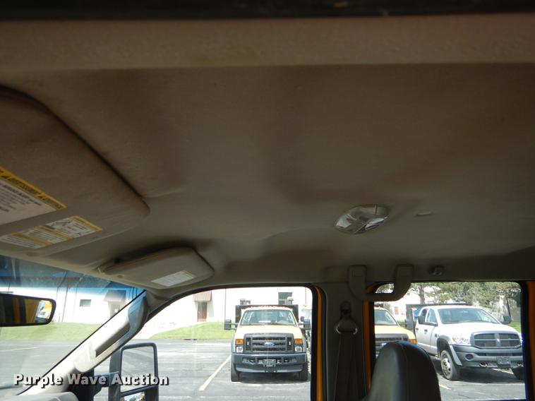 image for item DE8427 2008 Ford F550 Super Duty XL Crew Cab dump truck