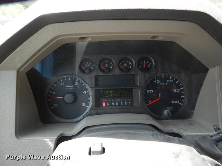 image for item DE8427 2008 Ford F550 Super Duty XL Crew Cab dump truck