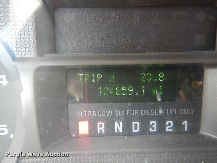 image for item DE8427 2008 Ford F550 Super Duty XL Crew Cab dump truck