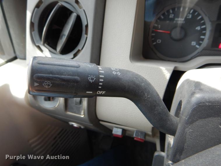 image for item DE8427 2008 Ford F550 Super Duty XL Crew Cab dump truck