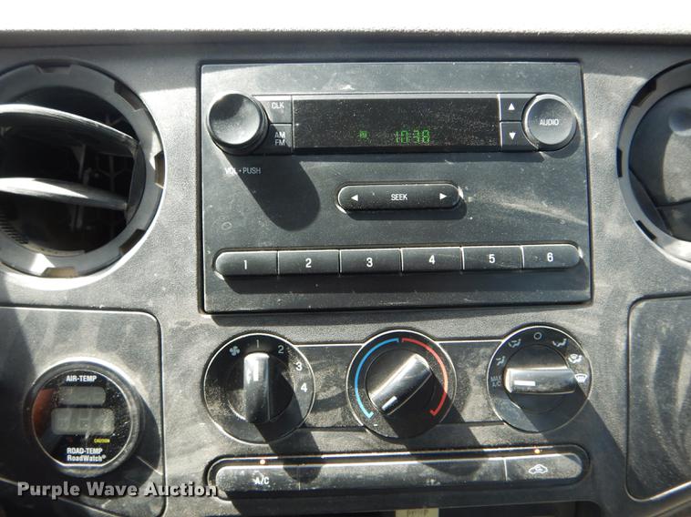 image for item DE8427 2008 Ford F550 Super Duty XL Crew Cab dump truck