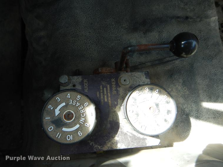 image for item DE8427 2008 Ford F550 Super Duty XL Crew Cab dump truck