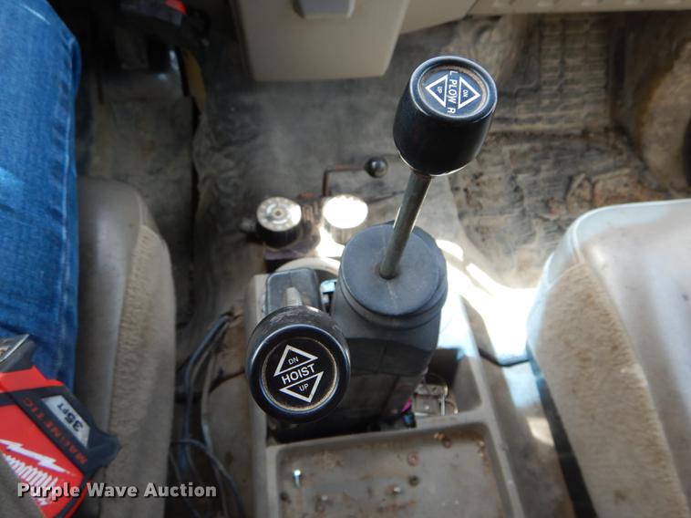 image for item DE8427 2008 Ford F550 Super Duty XL Crew Cab dump truck