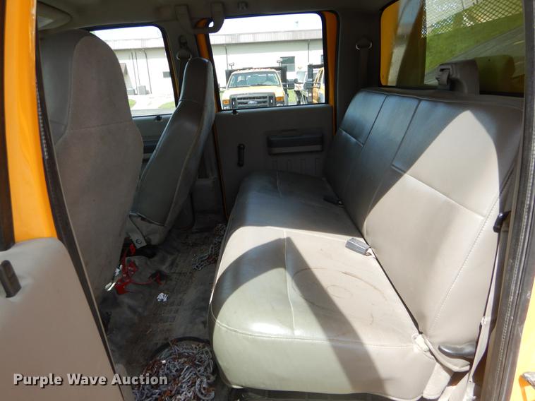 image for item DE8427 2008 Ford F550 Super Duty XL Crew Cab dump truck