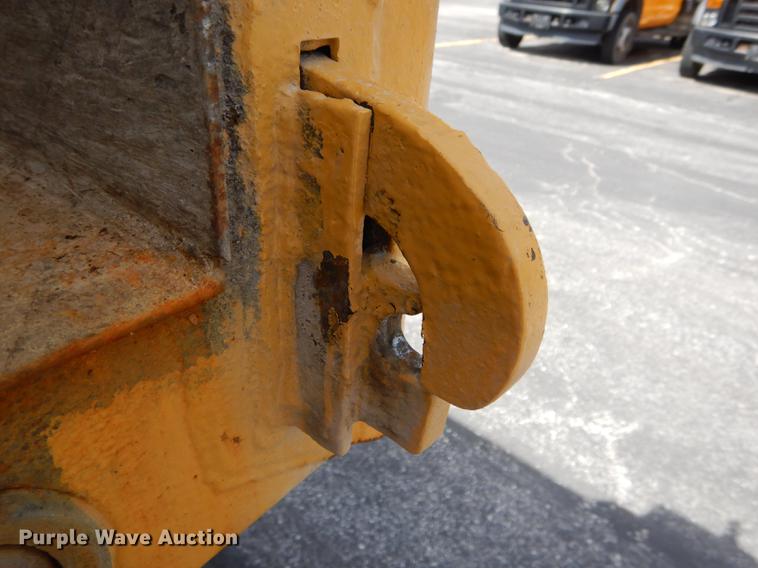 image for item DE8427 2008 Ford F550 Super Duty XL Crew Cab dump truck