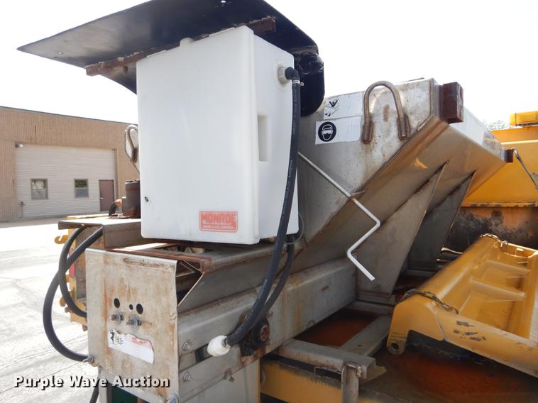 image for item DE8427 2008 Ford F550 Super Duty XL Crew Cab dump truck