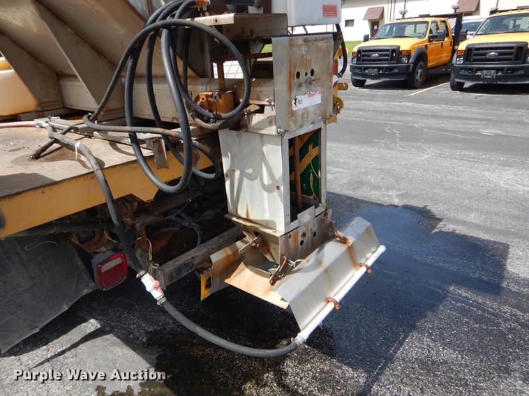 image for item DE8427 2008 Ford F550 Super Duty XL Crew Cab dump truck