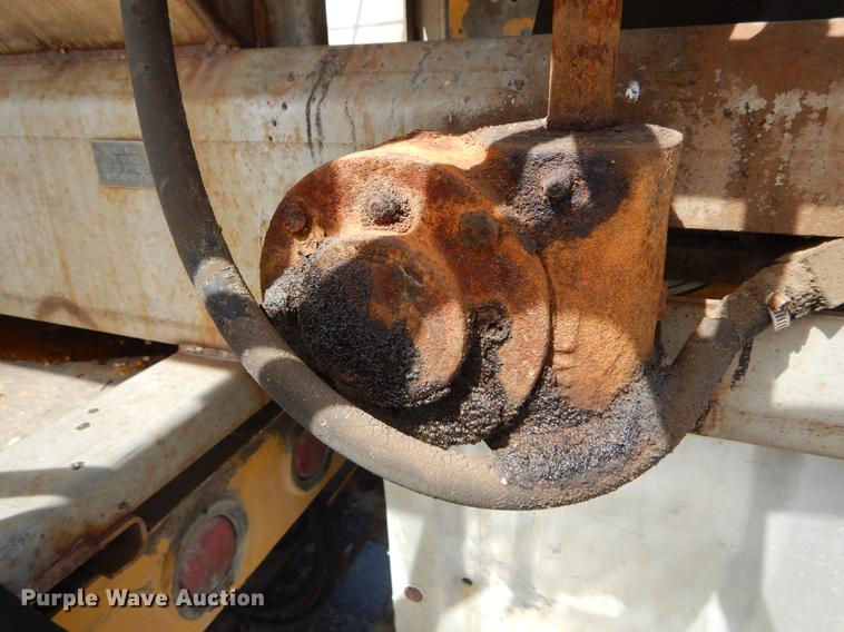 image for item DE8427 2008 Ford F550 Super Duty XL Crew Cab dump truck