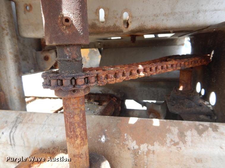 image for item DE8427 2008 Ford F550 Super Duty XL Crew Cab dump truck