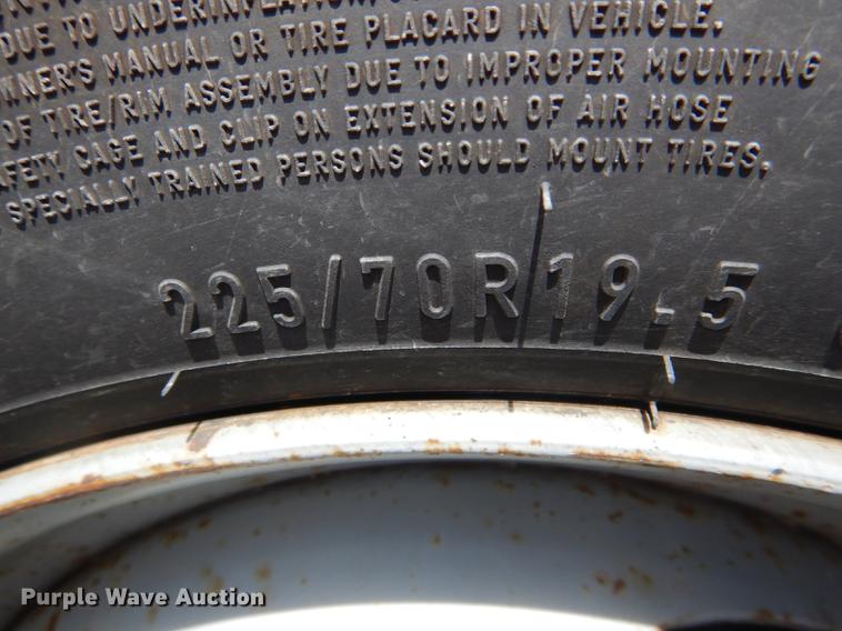 image for item DE8427 2008 Ford F550 Super Duty XL Crew Cab dump truck