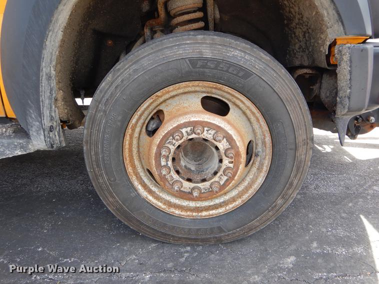 image for item DE8427 2008 Ford F550 Super Duty XL Crew Cab dump truck