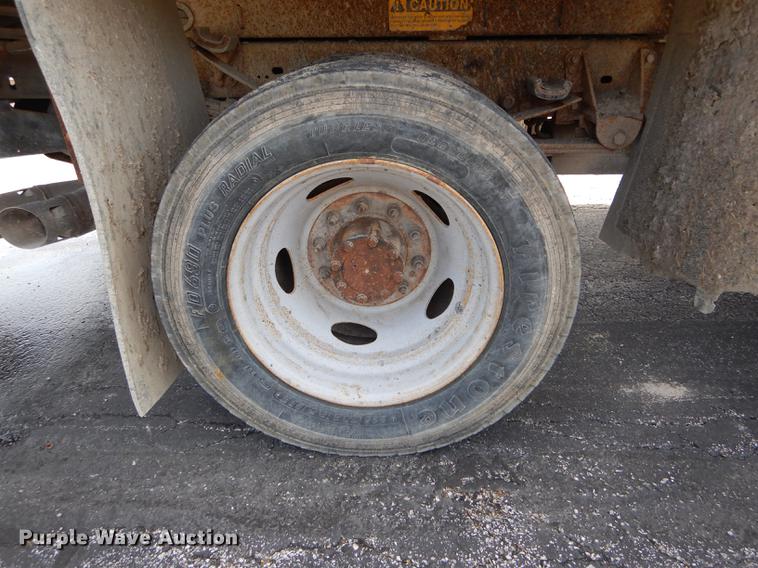 image for item DE8427 2008 Ford F550 Super Duty XL Crew Cab dump truck