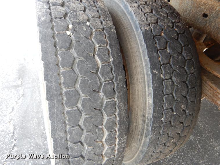 image for item DE8427 2008 Ford F550 Super Duty XL Crew Cab dump truck