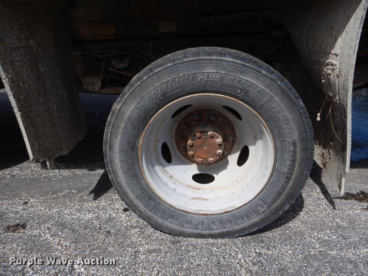 image for item DE8427 2008 Ford F550 Super Duty XL Crew Cab dump truck