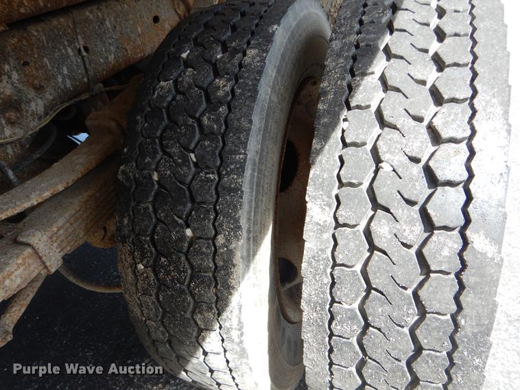 image for item DE8427 2008 Ford F550 Super Duty XL Crew Cab dump truck