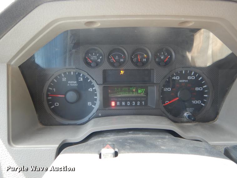 image for item DE8428 2008 Ford F550 Super Duty XL Crew Cab flatbed truck