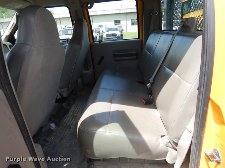 image for item DE8428 2008 Ford F550 Super Duty XL Crew Cab flatbed truck