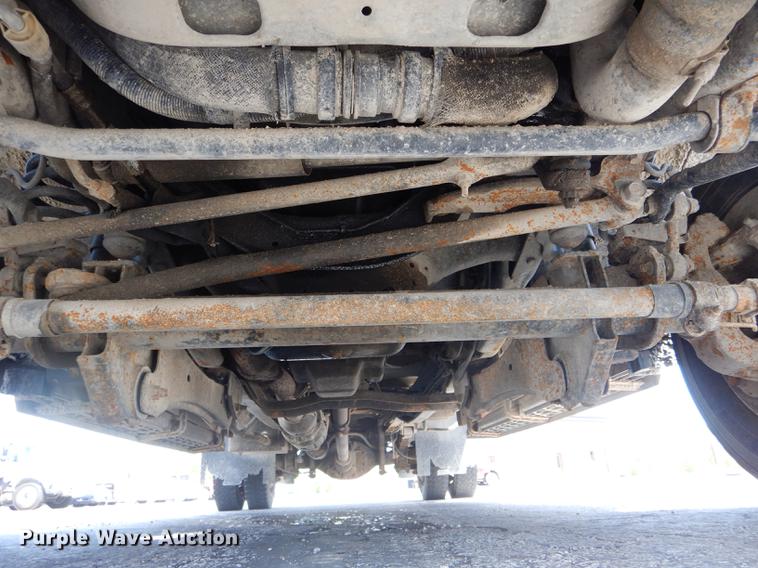 image for item DE8428 2008 Ford F550 Super Duty XL Crew Cab flatbed truck