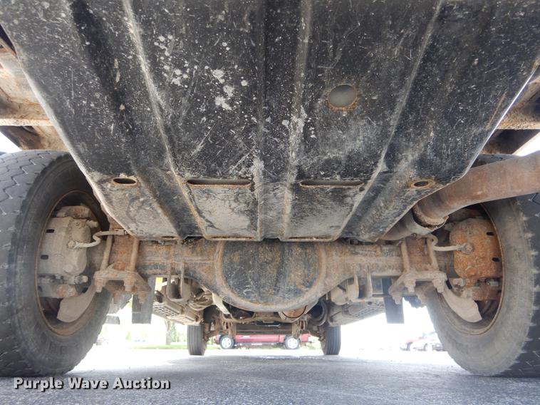 image for item DE8428 2008 Ford F550 Super Duty XL Crew Cab flatbed truck