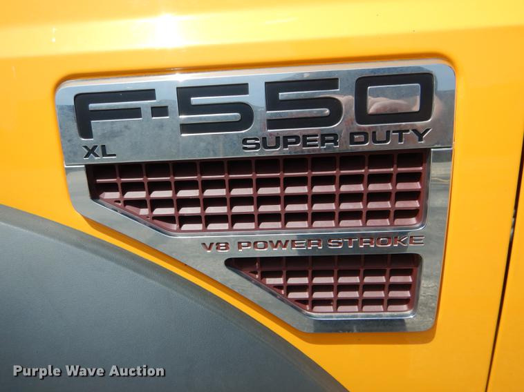 image for item DE8428 2008 Ford F550 Super Duty XL Crew Cab flatbed truck