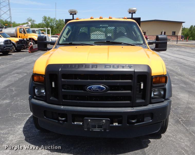 image for item DE8429 2008 Ford F550 Super Duty XL Crew Cab flatbed truck