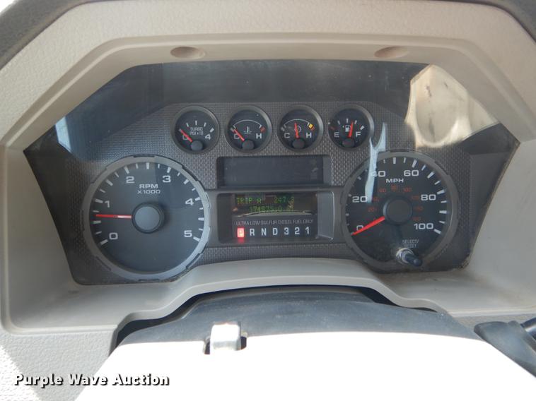 image for item DE8429 2008 Ford F550 Super Duty XL Crew Cab flatbed truck