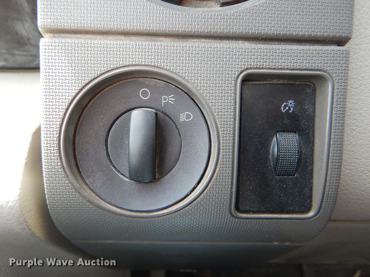 image for item DE8429 2008 Ford F550 Super Duty XL Crew Cab flatbed truck