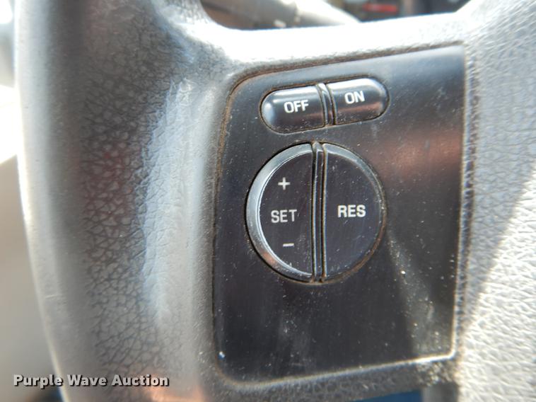 image for item DE8429 2008 Ford F550 Super Duty XL Crew Cab flatbed truck