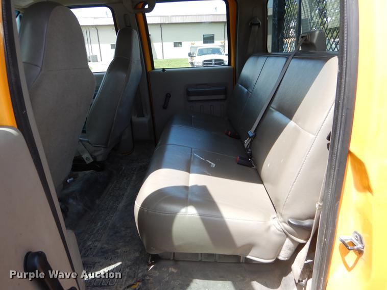 image for item DE8429 2008 Ford F550 Super Duty XL Crew Cab flatbed truck