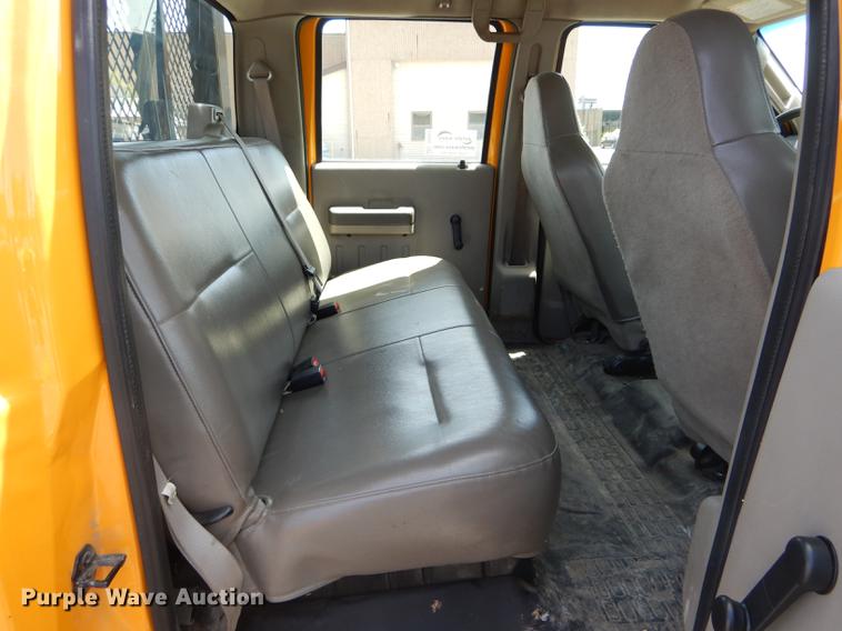 image for item DE8429 2008 Ford F550 Super Duty XL Crew Cab flatbed truck