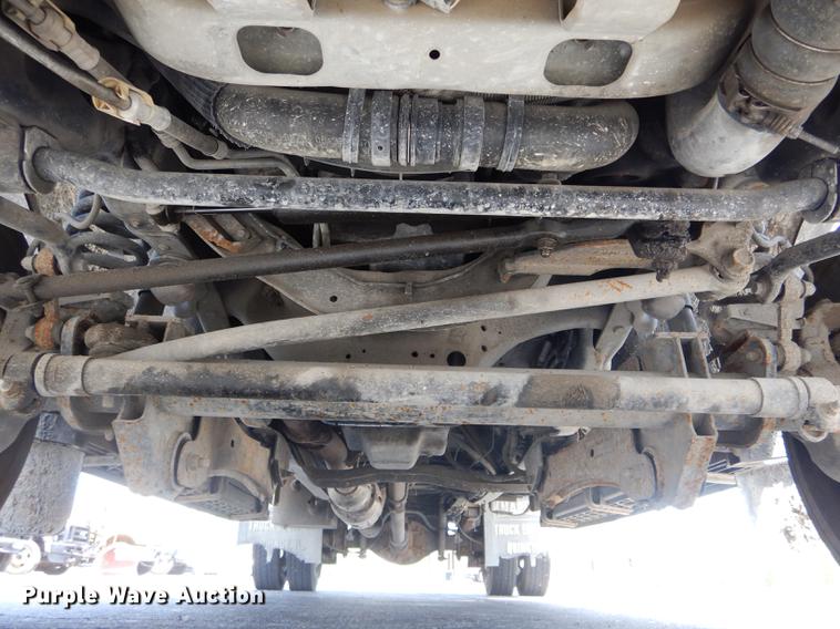 image for item DE8429 2008 Ford F550 Super Duty XL Crew Cab flatbed truck