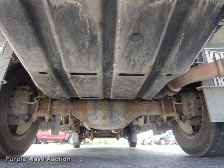 image for item DE8429 2008 Ford F550 Super Duty XL Crew Cab flatbed truck