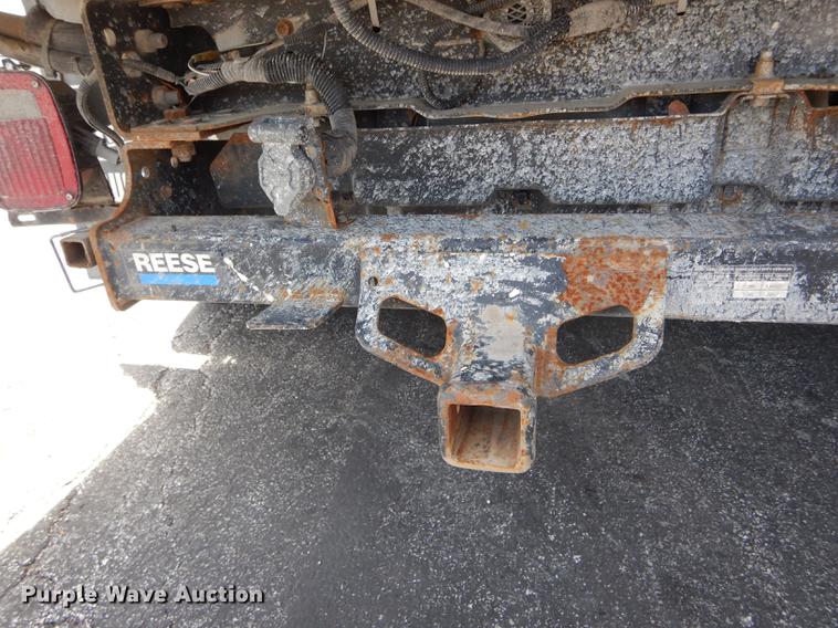 image for item DE8429 2008 Ford F550 Super Duty XL Crew Cab flatbed truck