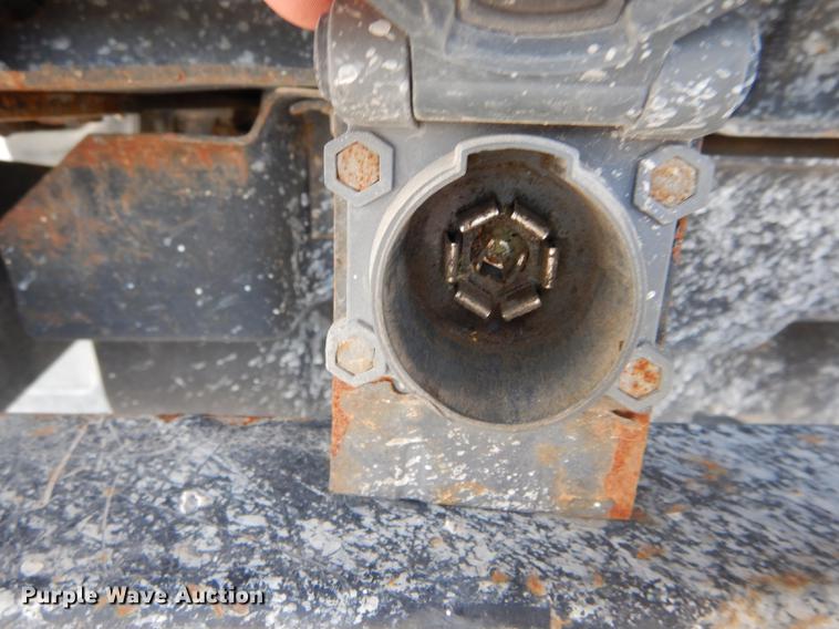 image for item DE8429 2008 Ford F550 Super Duty XL Crew Cab flatbed truck