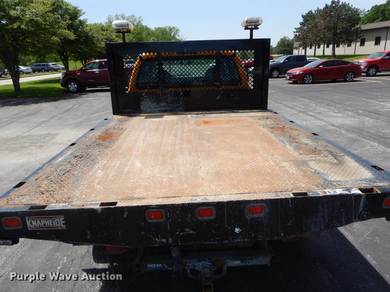 image for item DE8429 2008 Ford F550 Super Duty XL Crew Cab flatbed truck
