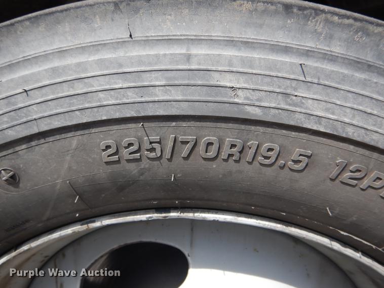 image for item DE8429 2008 Ford F550 Super Duty XL Crew Cab flatbed truck