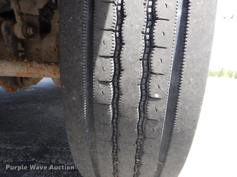 image for item DE8429 2008 Ford F550 Super Duty XL Crew Cab flatbed truck