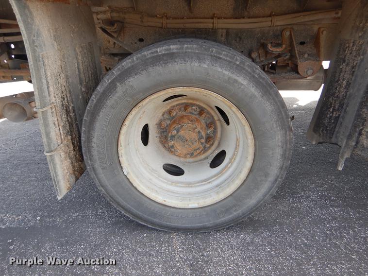 image for item DE8429 2008 Ford F550 Super Duty XL Crew Cab flatbed truck