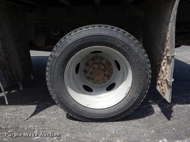 image for item DE8429 2008 Ford F550 Super Duty XL Crew Cab flatbed truck