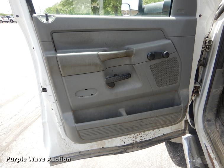 image for item DE8430 2009 Dodge Ram 5500HD Quad Cab dump truck