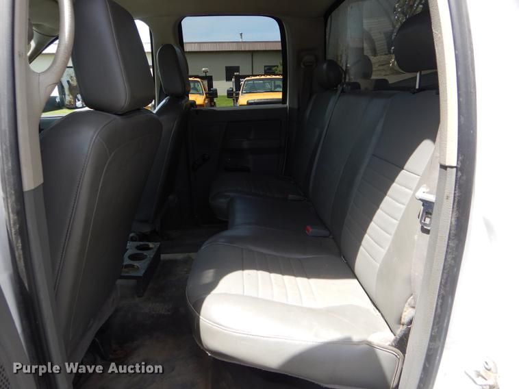 image for item DE8430 2009 Dodge Ram 5500HD Quad Cab dump truck