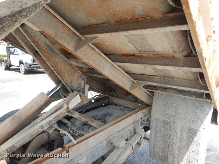 image for item DE8430 2009 Dodge Ram 5500HD Quad Cab dump truck