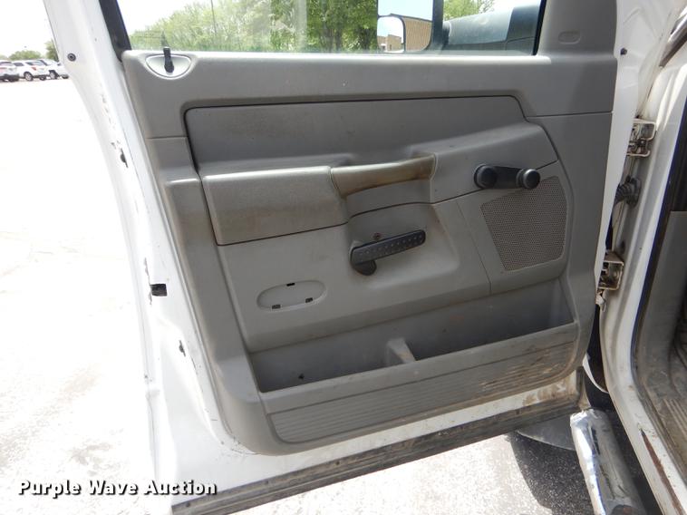 image for item DE8431 2009 Dodge Ram 5500HD Quad Cab dump truck