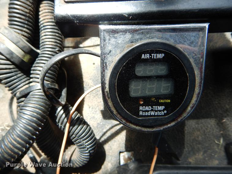 image for item DE8431 2009 Dodge Ram 5500HD Quad Cab dump truck