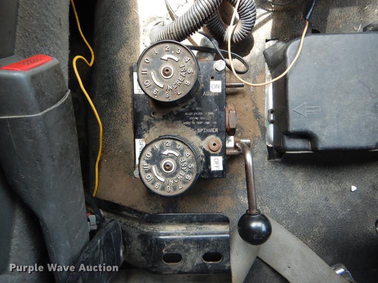 image for item DE8431 2009 Dodge Ram 5500HD Quad Cab dump truck